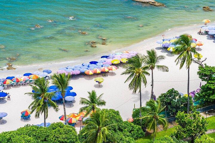 Hua Hin One-Day Tour from Bangkok –Beach, Temples & Local Markets