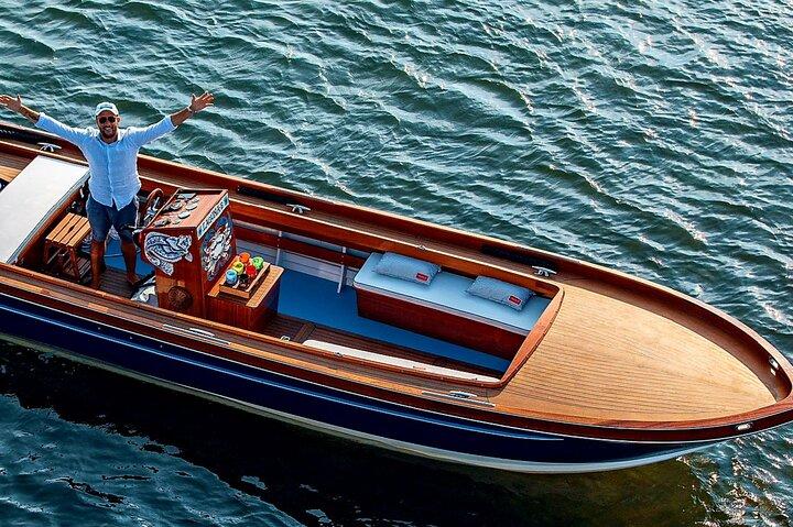 Venice, Canals & history on a private boat tour !