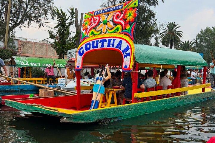 PRIVATE TOUR : Xochimilco, Coyoacan with Frida Kahlo Museum option