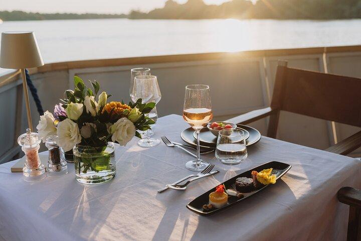 6 Course Classic Dinner Cruise on Zambezi River