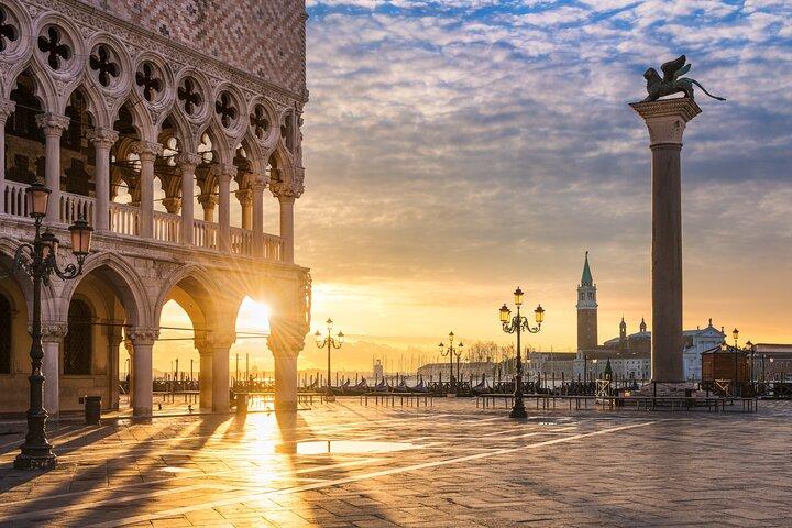 Private transfer from Milan to Venice, English speaking driver