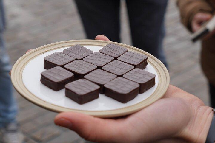 Ghent: Famous Belgian Chocolate Walking Tour with Tastings