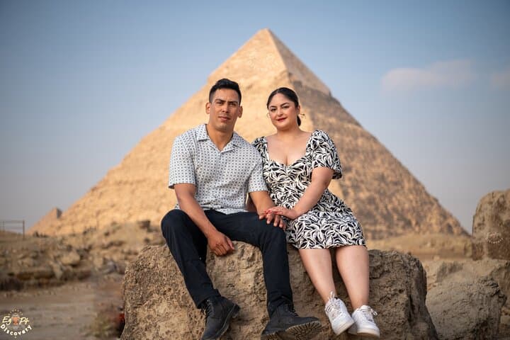 Private Photoshoot (photo session) at the pyramids of Giza