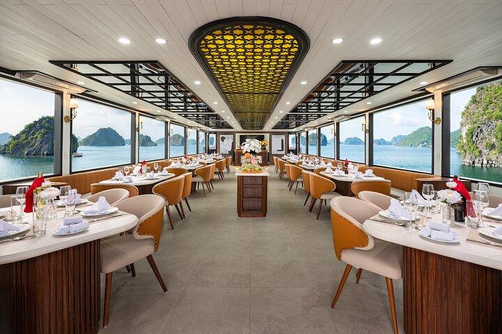 Hanoi : Halong Deluxe Day Cruise with Jacuzzi and Local Food