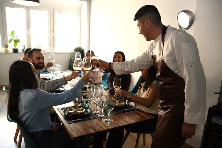 Gourmet Experience: Tasting of Spanish Cheese and Exclusive Wines