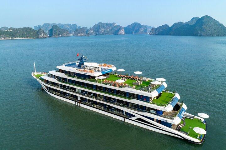 From Hanoi: 2-Day Ha Long & Lan Ha Bay 5-Star Balcony Cruise