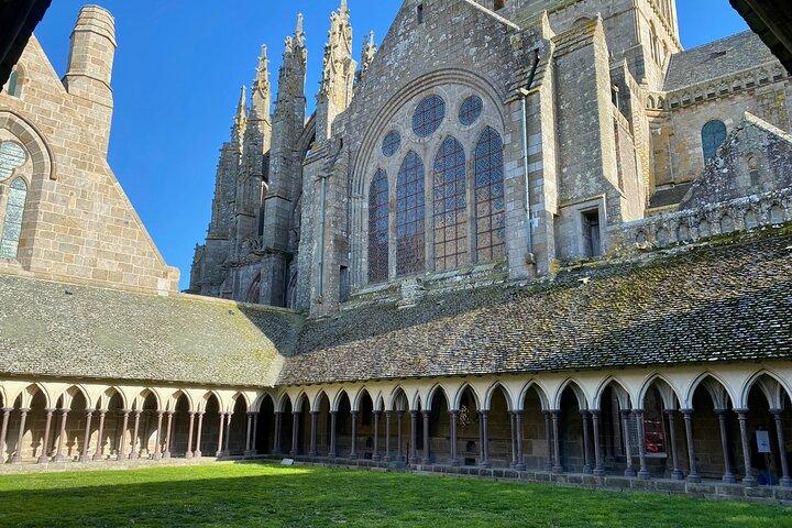 Live Guided Mont Saint-Michel D Day Private trip by Mercedes