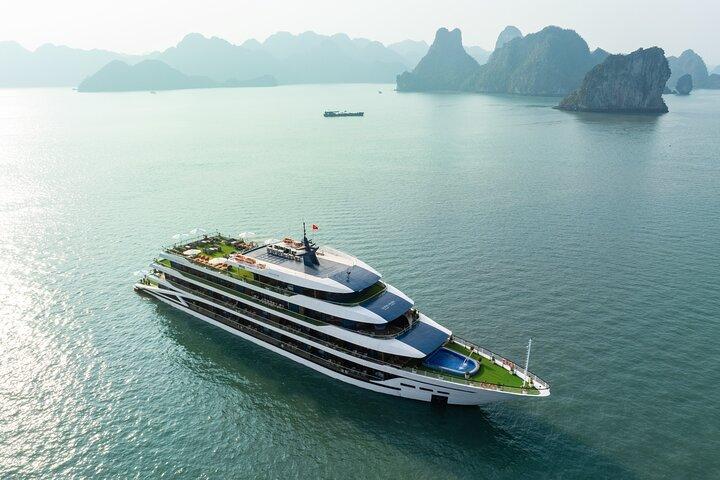 Luxury Halong Bay and Lan Ha Bay 3D2N Cruise with All-Inclusive