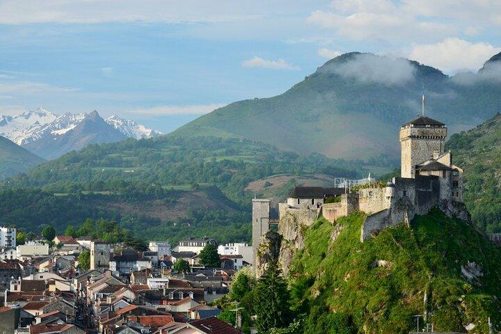 Guided Small Group Day Tour from Toulouse to Lourdes