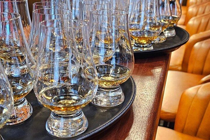 Edinburgh Whisky Tasting and History on the Royal Mile
