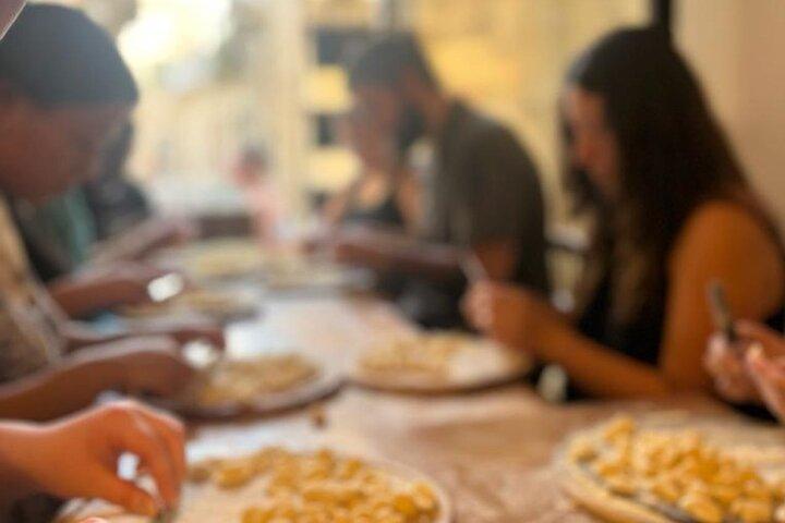Lecce cooking class: Orecchiette & Vino