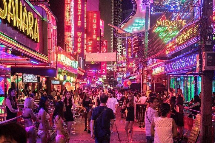 Bangkok: Rooftops, Clubs & Go Gos-Soi Cowboy, Soi 11 Night Tour