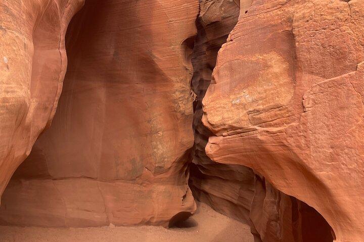 Ligai Si Anii Canyon Tour Through Antelope Canyon