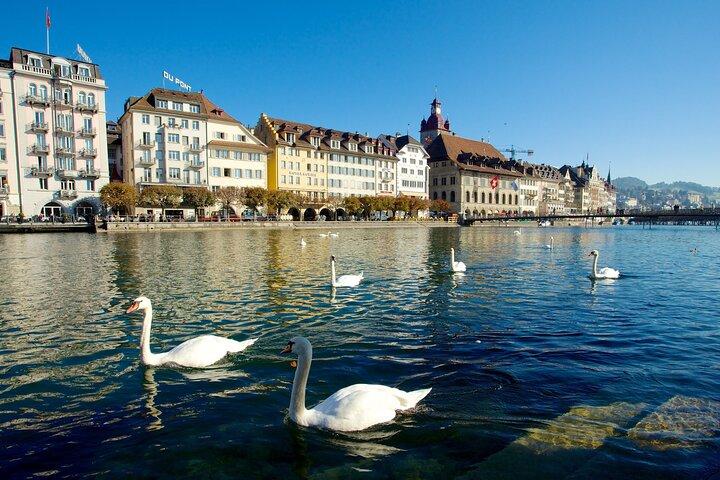 Zurich: Private Day Trip to Lucerne and Interlaken