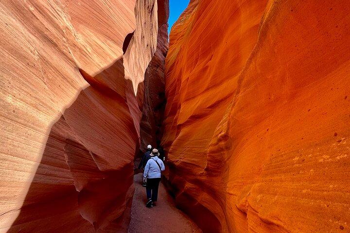 Ligai Si Anii Canyon Tour Through Antelope Canyon