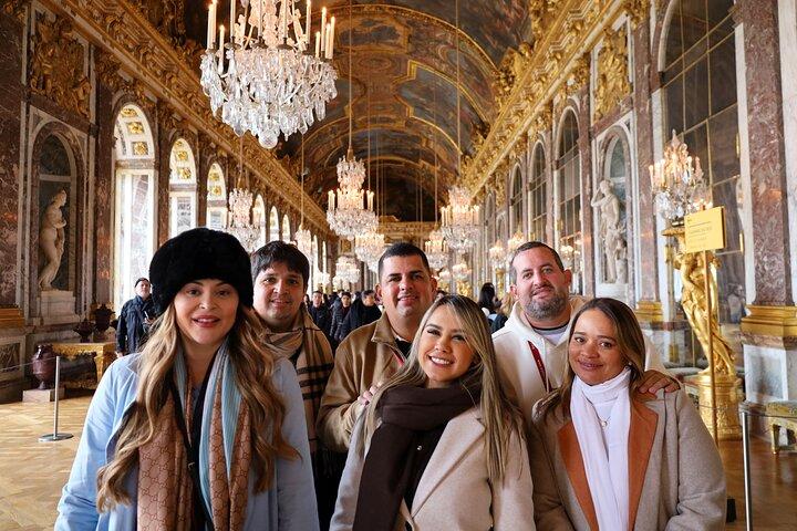 Paris-Versailles Roundtrip in a Van with tickets