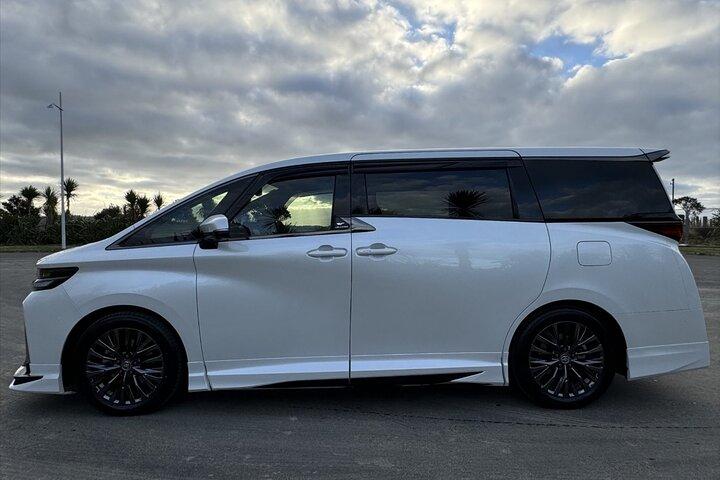 Auckland Airport/CBD Transfer 1-7 traveler (VIP/Luxury Vehicles)