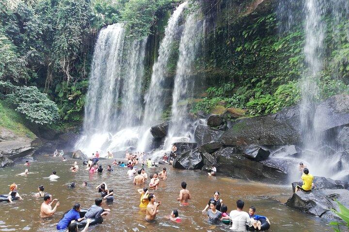 Siem Reap to Phnom Kulen: Waterfalls & 1000 Lingas Tour