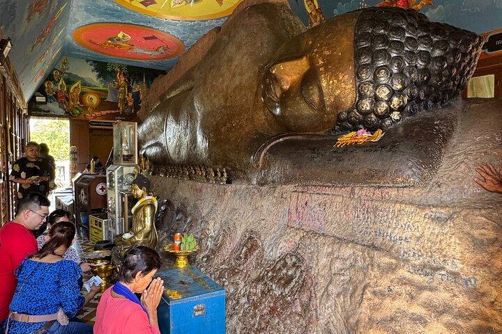 Siem Reap to Phnom Kulen: Waterfalls & 1000 Lingas Tour