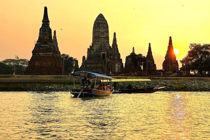 PRIVATE Ayutthaya + SUNSET Boat Tour + Light up The NIGHT