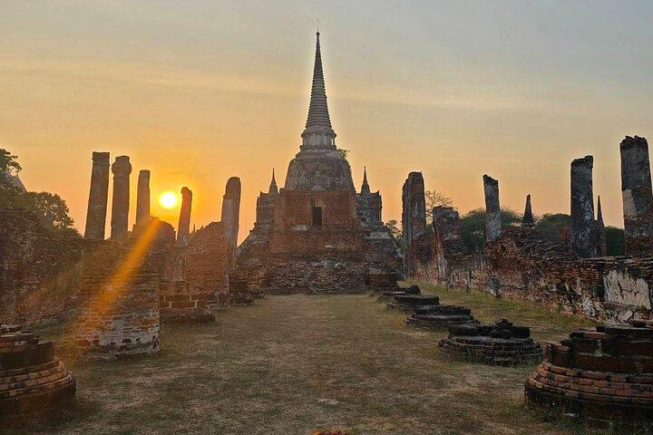 PRIVATE Ayutthaya + SUNSET Boat Tour + Light up The NIGHT