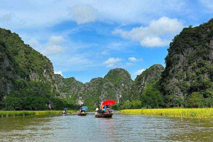 From Hanoi: Mua Caves, Local Family, Tam Coc, Hoa Lu Private Tour