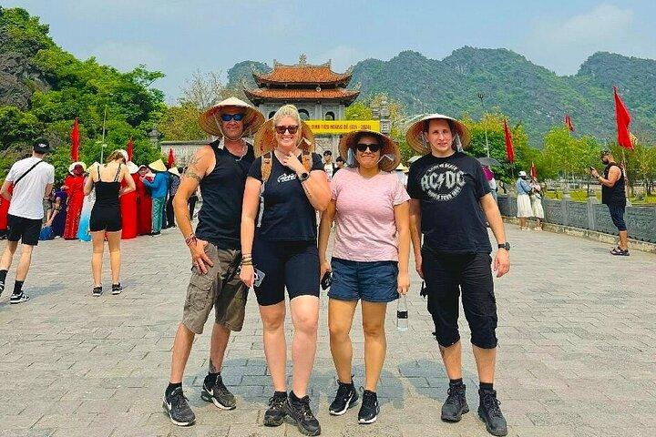 From Hanoi: Mua Caves, Local Family, Tam Coc, Hoa Lu Private Tour