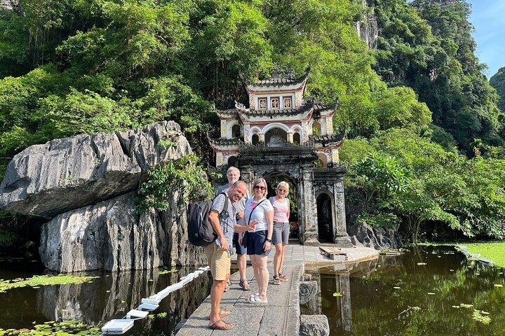 Luxury Private Tour From Hanoi: Trang An, Bich Dong & Mua Caves