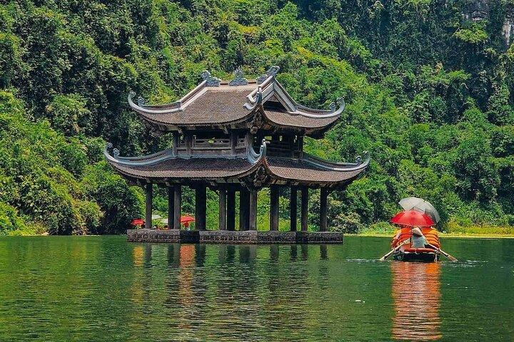 Luxury Private Tour From Hanoi: Trang An, Bich Dong & Mua Caves
