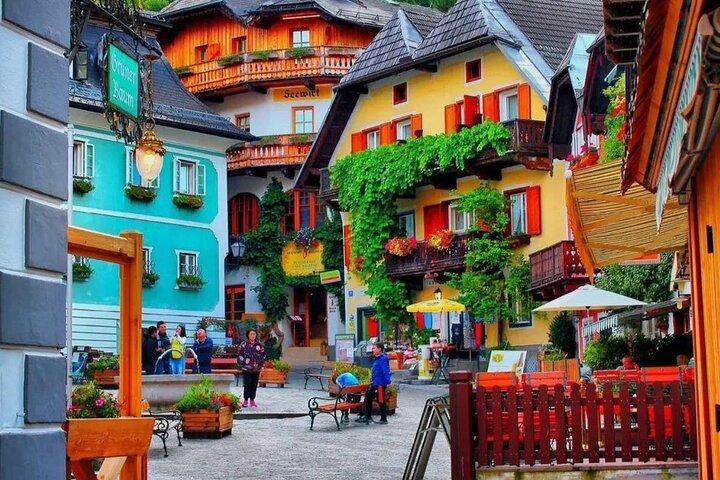 Hallstatt and Salzburg tour with private transfers 2 days