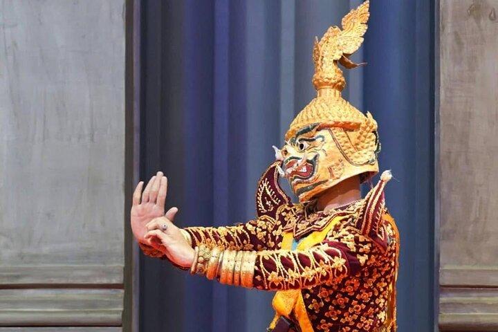 Apsara Show Buffet Dinner and AC Vehicles Round Trip Transfer