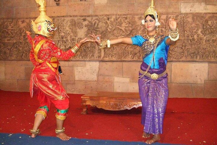Apsara Show Buffet Dinner and AC Vehicles Round Trip Transfer