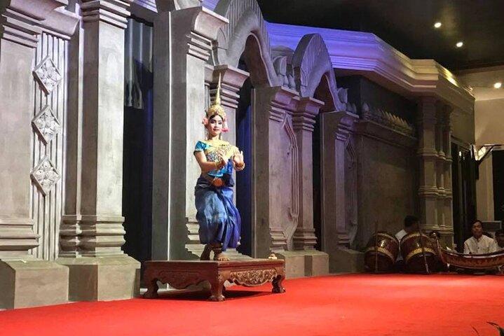 Apsara Show Buffet Dinner and AC Vehicles Round Trip Transfer