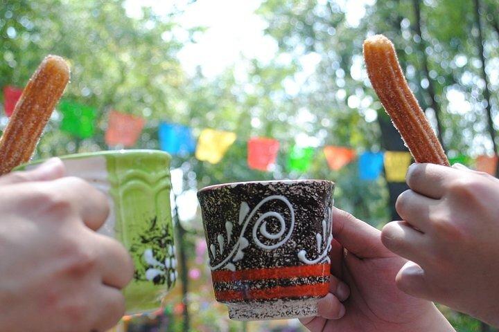 Frida Kahlo VIP - Bike & Churros [Museum Tickets Included]