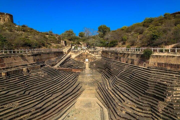 Jaipur Nahargarh Fort Sunrise or Sunset Tour with Flower Market