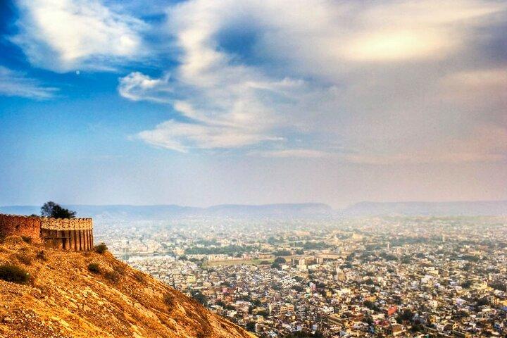 Jaipur Nahargarh Fort Sunrise or Sunset Tour with Flower Market