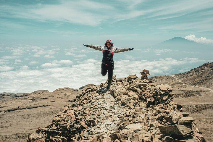 Six Days Mount Kilimanjaro Private Hiking via Machame Route