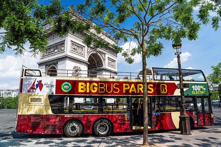 Paris by Rail - Sightseeing Bus and Eiffel Tower Champagne Lunch