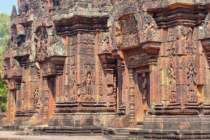 Banteay Srei, Kbal Spean & Beng Mealea Tour with Airport Transfer