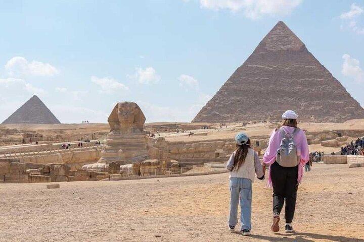 Group Tour to Giza Pyramids and Sphinx