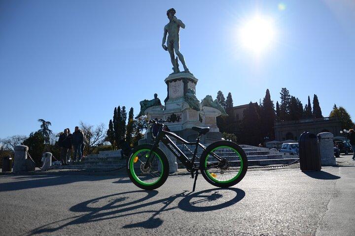 Florence: Guided E-Bike Tour to Piazzale Michelangelo