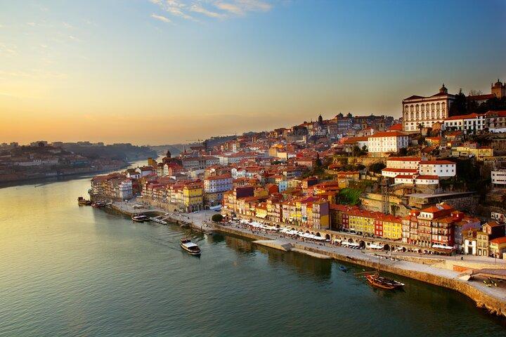 Porto and Aveiro Exclusive Tour from Lisbon