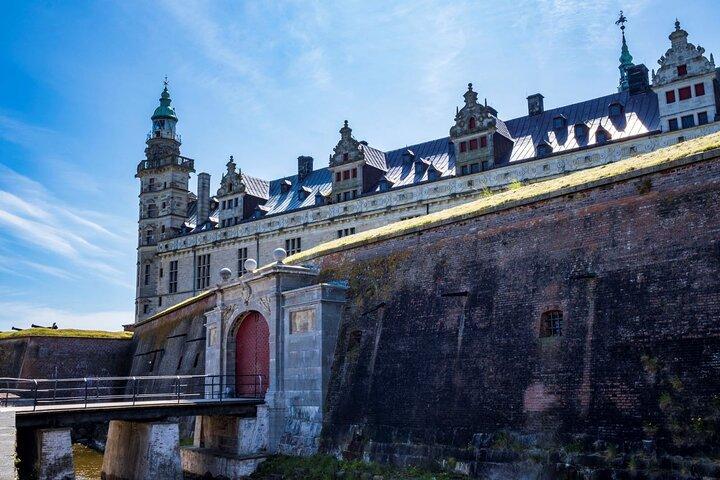 Easy Tour; Kronborg Castle and Frederiksborg Palace