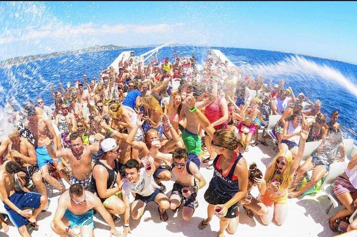 Punta Cana Booze Cruise, Snorkeling, Bar Entertainment Open Bar