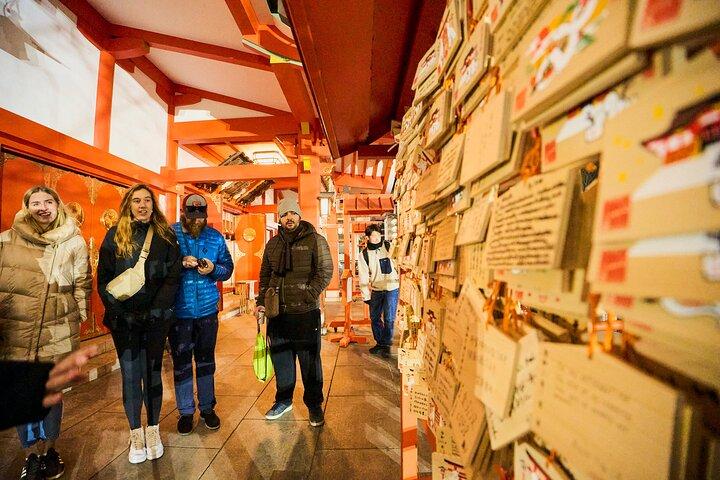 Tokyo: Shinjuku Historical Walking Tour & Secret Backstreets