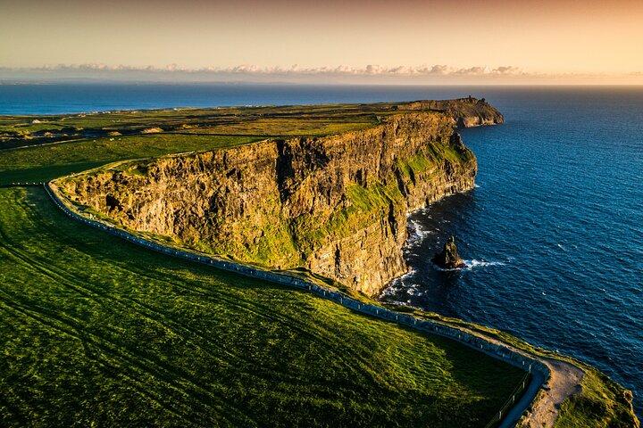 Dublin to Cliffs of Moher, Ennis and Historic Limerick Day Tour