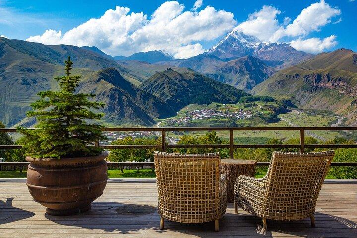 Tbilisi: 2-Day Tour to Gudauri and Kazbegi