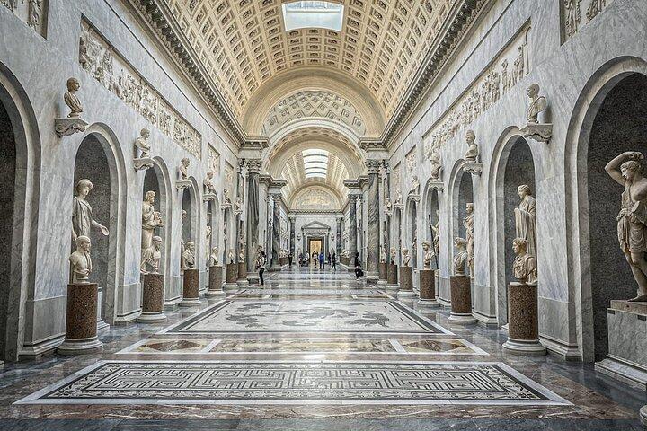 Exclusive Evening Vatican Guided Tour with Aperitivo