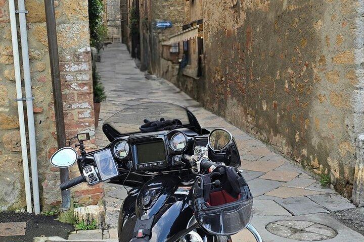 Motorcycle tour through the secret emotions of Tuscany