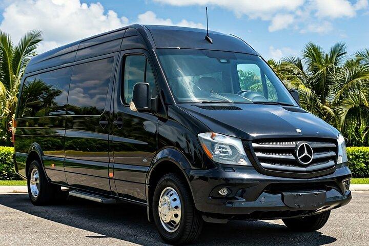 Athens City to Piraeus Port: Private & Comfortable Transfer